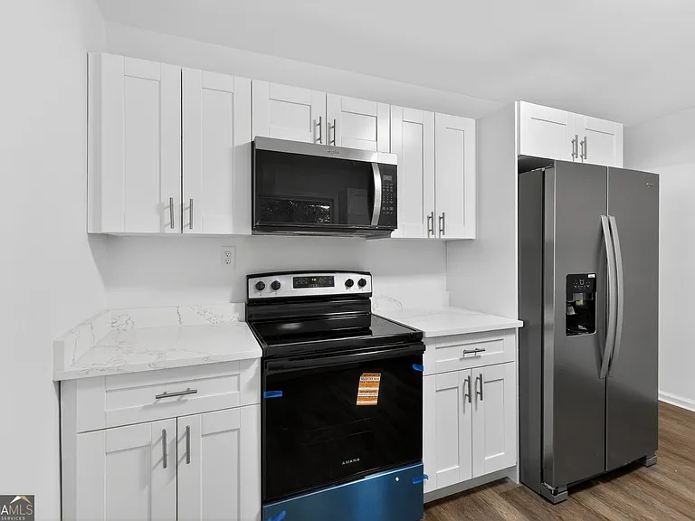 2036 McPherson Dr — Photo 6