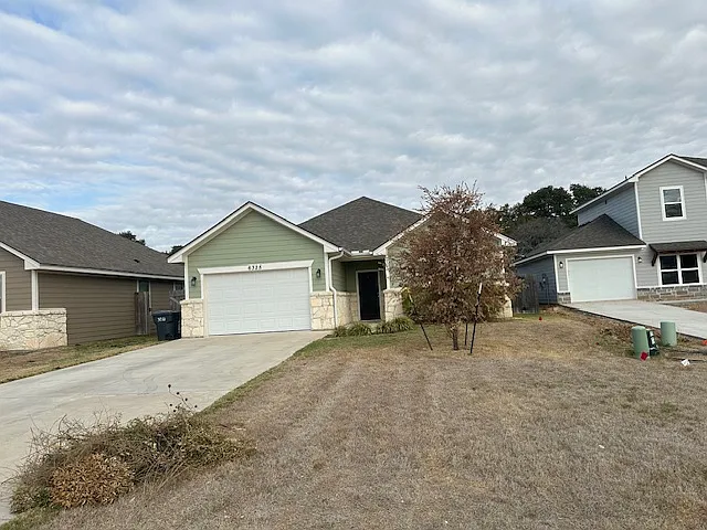 6325 Mammoth Springs Dr — Photo 2