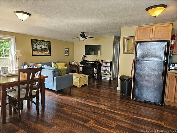 4th image of 44 Shore Rd