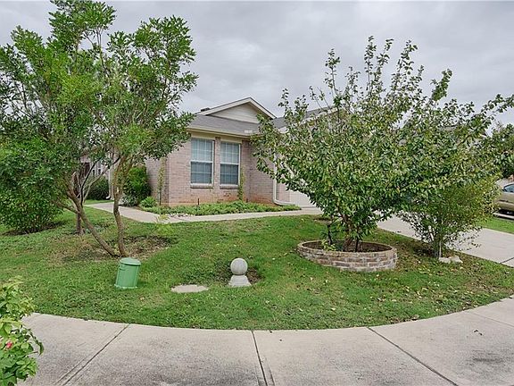 3rd image of 136 Karen Hill Pl