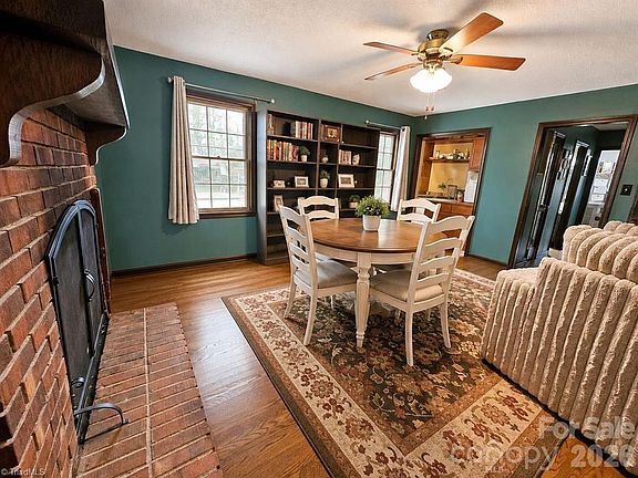 5th image of 6127 Winview Heights St