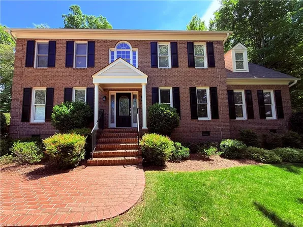 4 Starmount Farms Ct, Greensboro, NC 27408