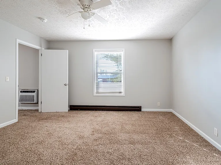 Pinewood Apartments — Photo 5