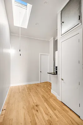 Rented by MNS | media 18