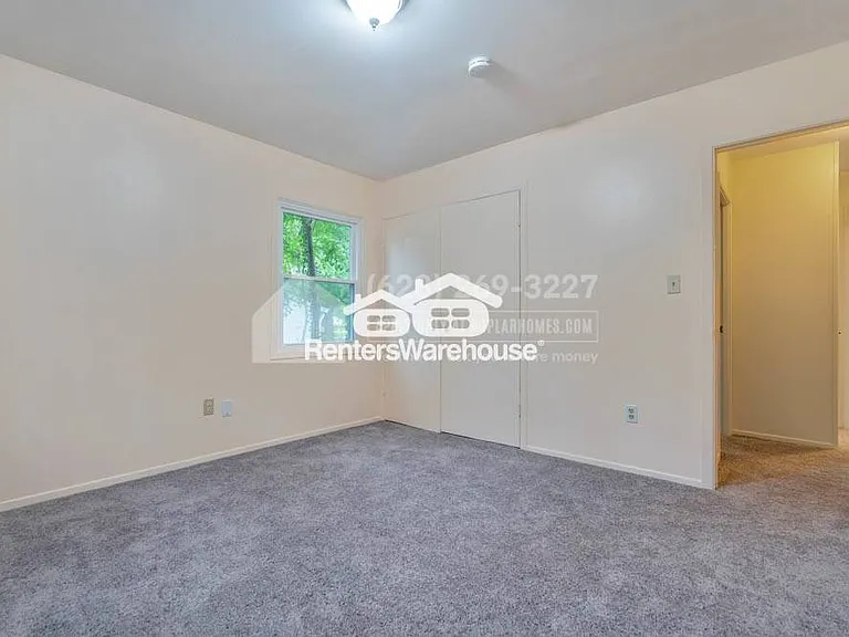 12319 Stafford Ln — Photo 5