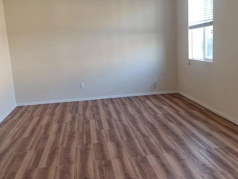 25557 Huxley Dr — Photo 17