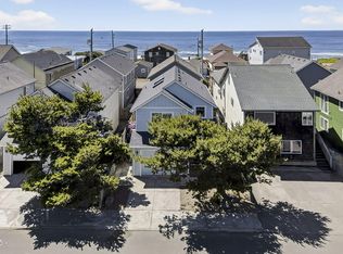 929 NW Spring St, Newport, OR 97365