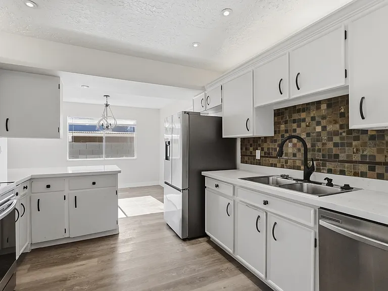 6452 Bristol Way — Photo 3