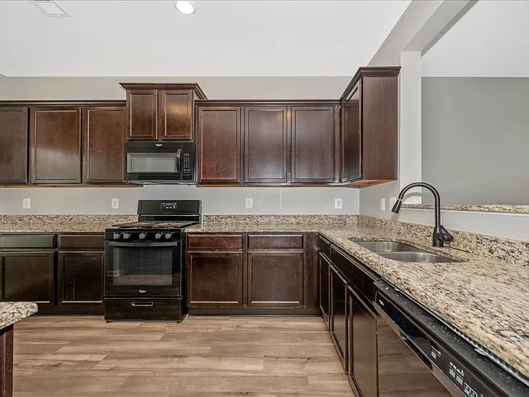 42 Eakins Ln — Photo 38
