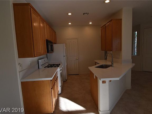 4th image of 9117 Hampstead Ave
