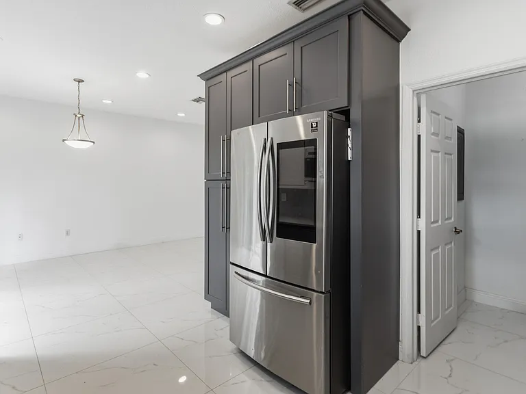 5056 SW 141st Ave — Photo 35