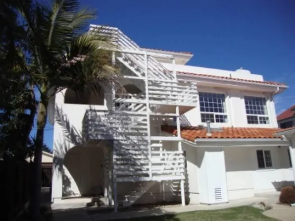 1830 Chalcedony St, San Diego, CA 92109