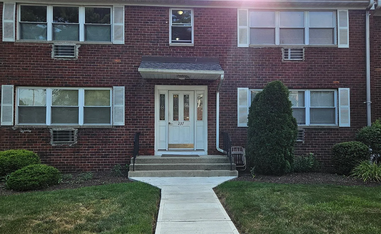 237 N Middletown Road, Pearl River, NY 10965 — Photo 3
