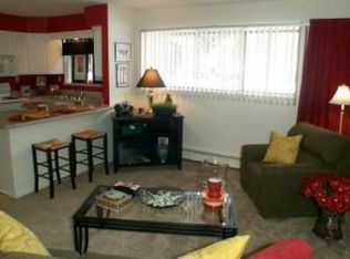 204 E Pointe Ln, East Lansing, MI 48823