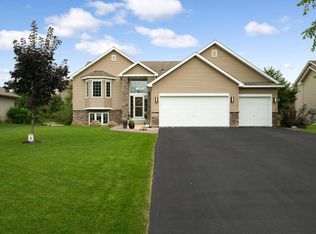 1048 Prospect Pointe Rd, Jordan, MN 55352