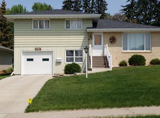 916 W B Ave, Bismarck, ND 58501
