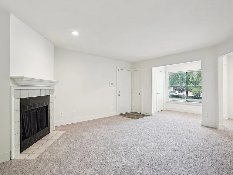 Wesley Trevento Apartments at Lithia Springs — Photo 9
