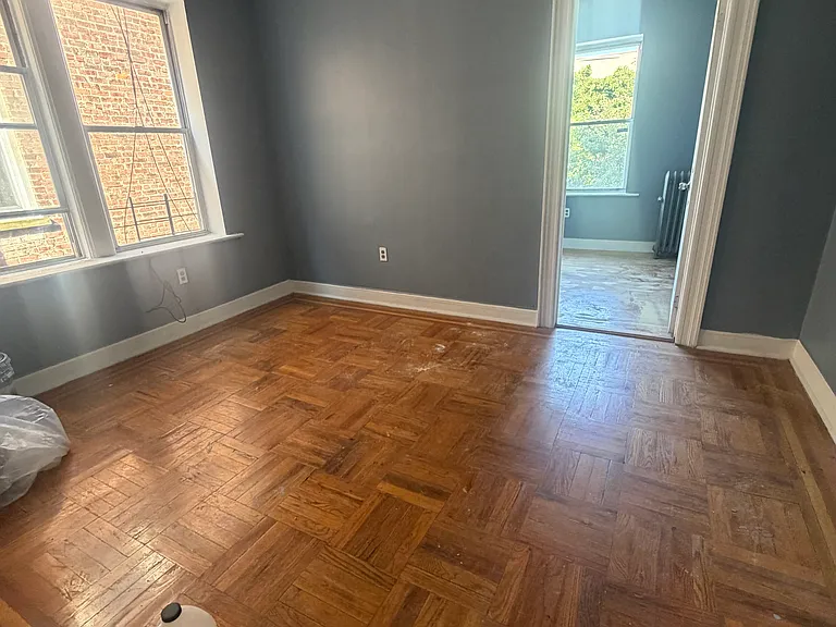5107 Hudson Ave #2C — Photo 2
