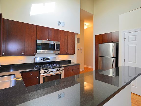 5th image of 4847 N Winthrop Ave APT 3N