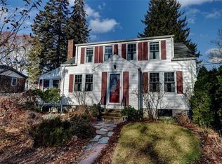 31 Chachapacasset Rd, Barrington, RI 02806