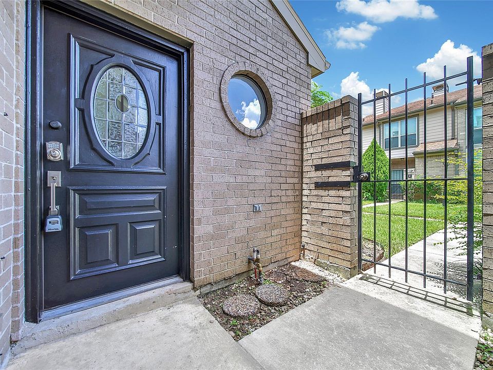 1st image of 712 Country Place Dr APT D