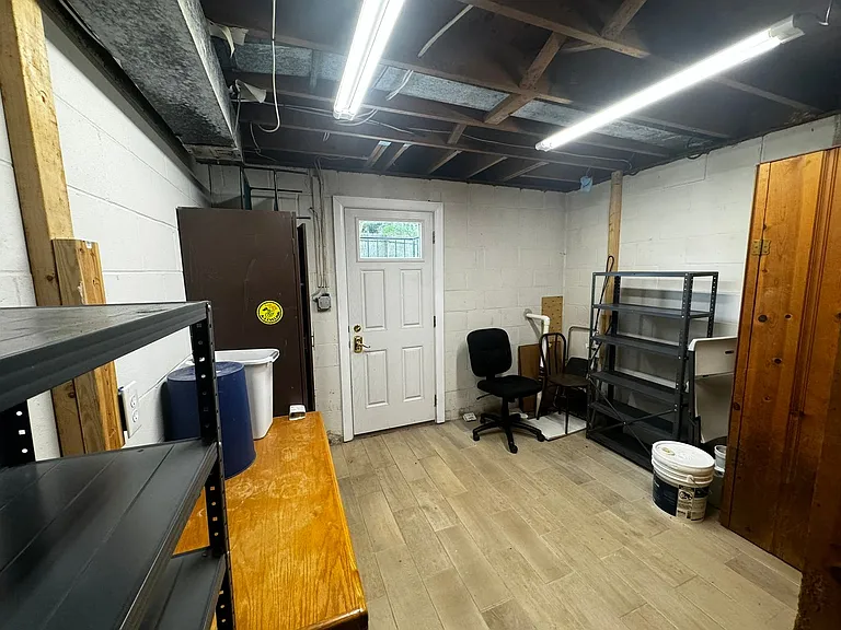 2508 Saint John Pl — Photo 33