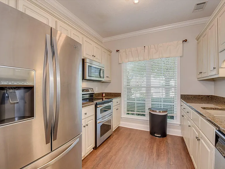 317 Buxton Ln — Photo 15