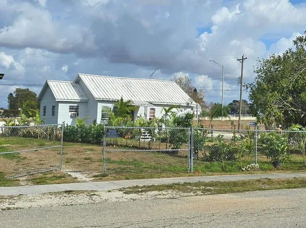 315 Avenue J, Moore Haven, FL 33471