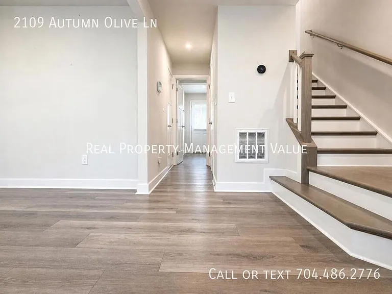 2109 Autumn Olive Ln — Photo 2