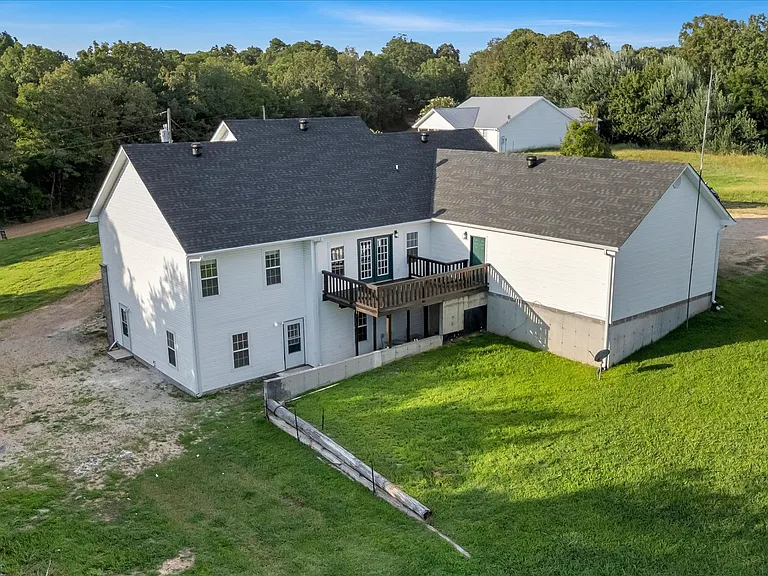 90 County Road 378 — Photo 4