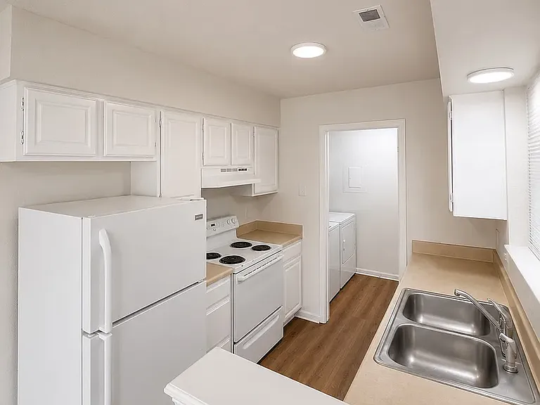 1203 N Bitting Ave #4 — Photo 3