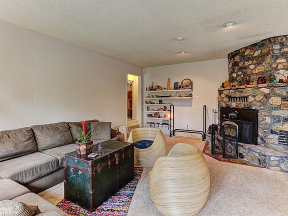 4th image of 10477 Quail Dr