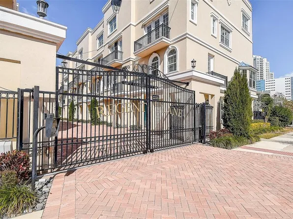 411 Regent Ln N, Saint Petersburg, FL 33701