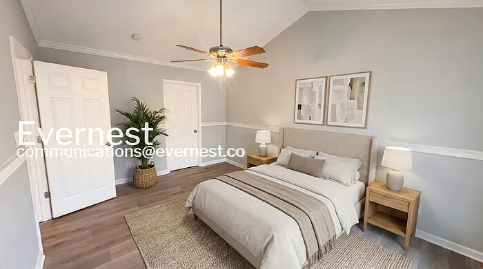 3221 Lasalle St — Photo 4