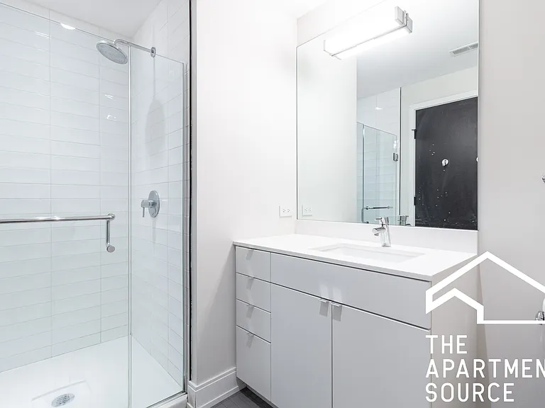 915 W Belmont Ave #2 — Photo 9