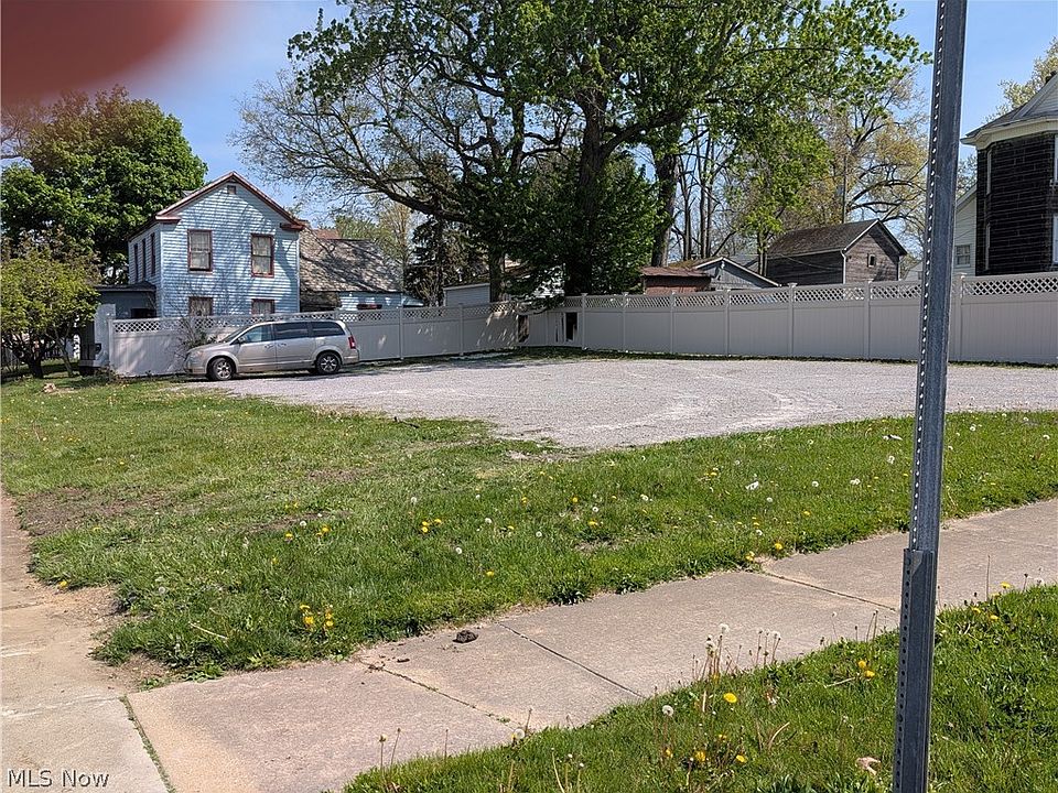 2nd image of 3rd St