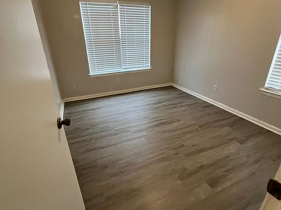 3rd image of 327 Sunrise Ave APT 8
