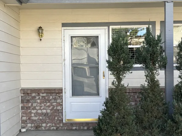 927 Parker Dr, Longmont, CO 80501