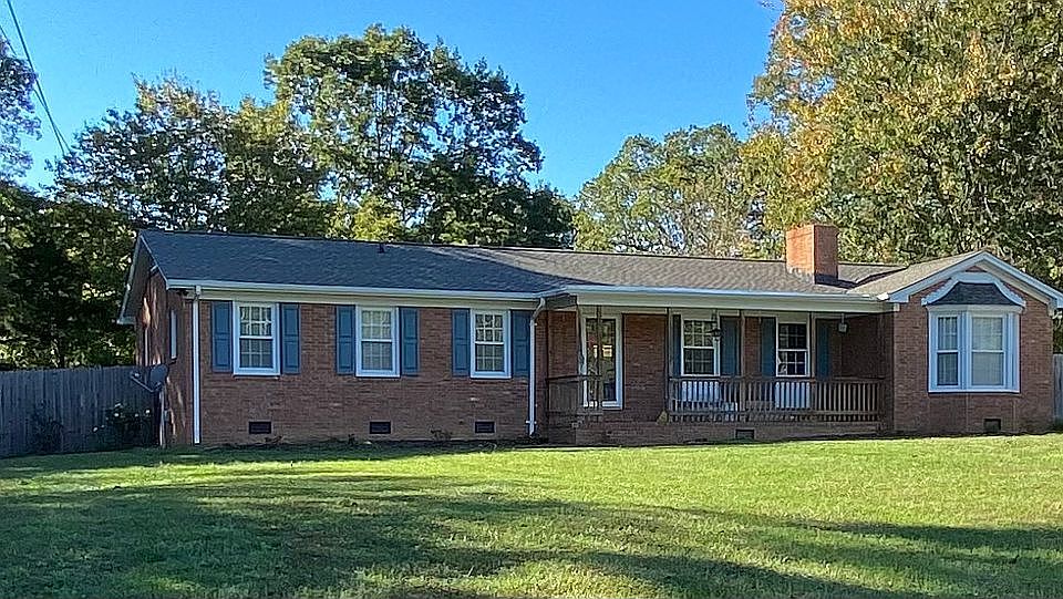1st image of 721 Crestview Dr