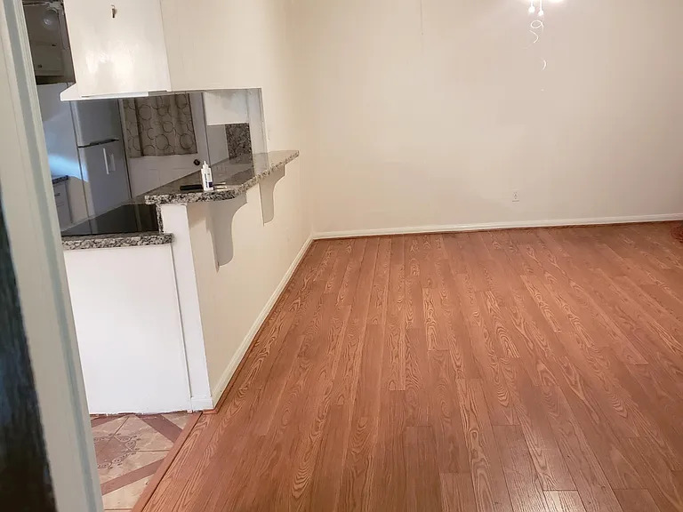 1003 Stadium Dr — Photo 5