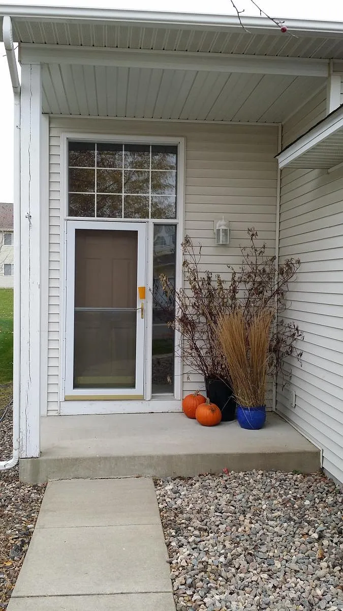 Welcome Home! - 324 Archibald Ln