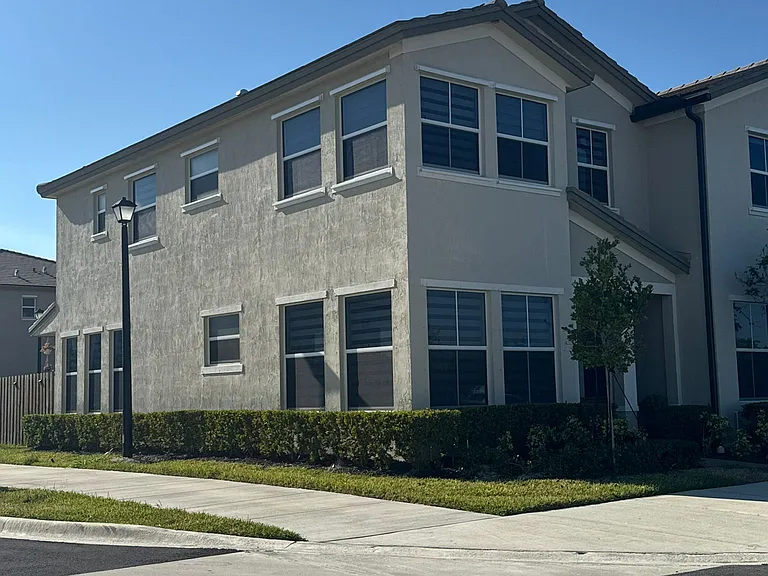 24280 SW 128th Ave — Photo 2