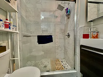 Rented by R New York