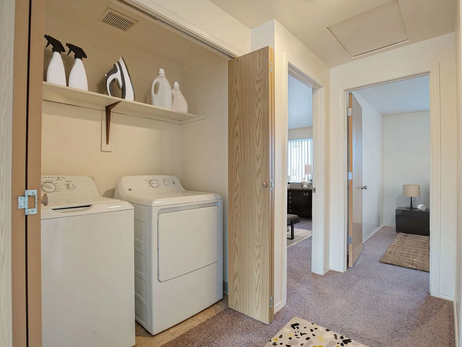 ELLSWORTH SQUARE APARTMENTS — Photo 4