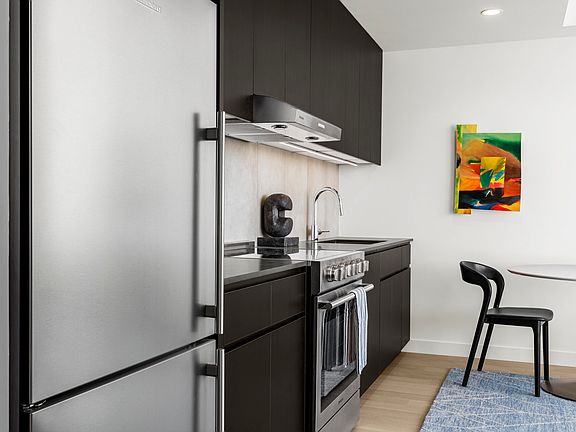5th image of 310 Livingston St APT 1807
