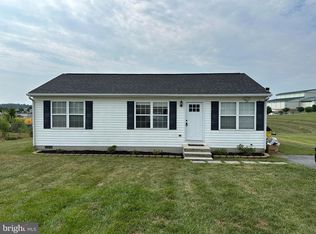 976 Teal Rd N, Martinsburg, WV 25405