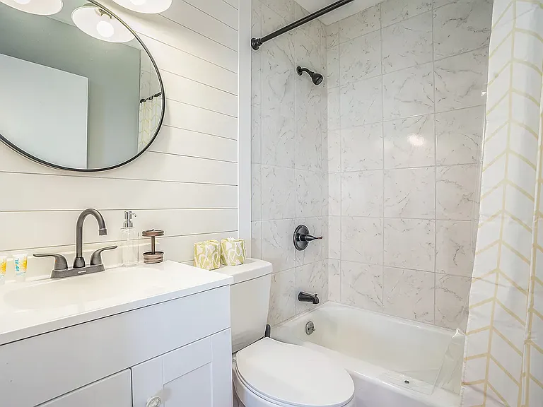 570 W Ocean View Ave #1 — Photo 23