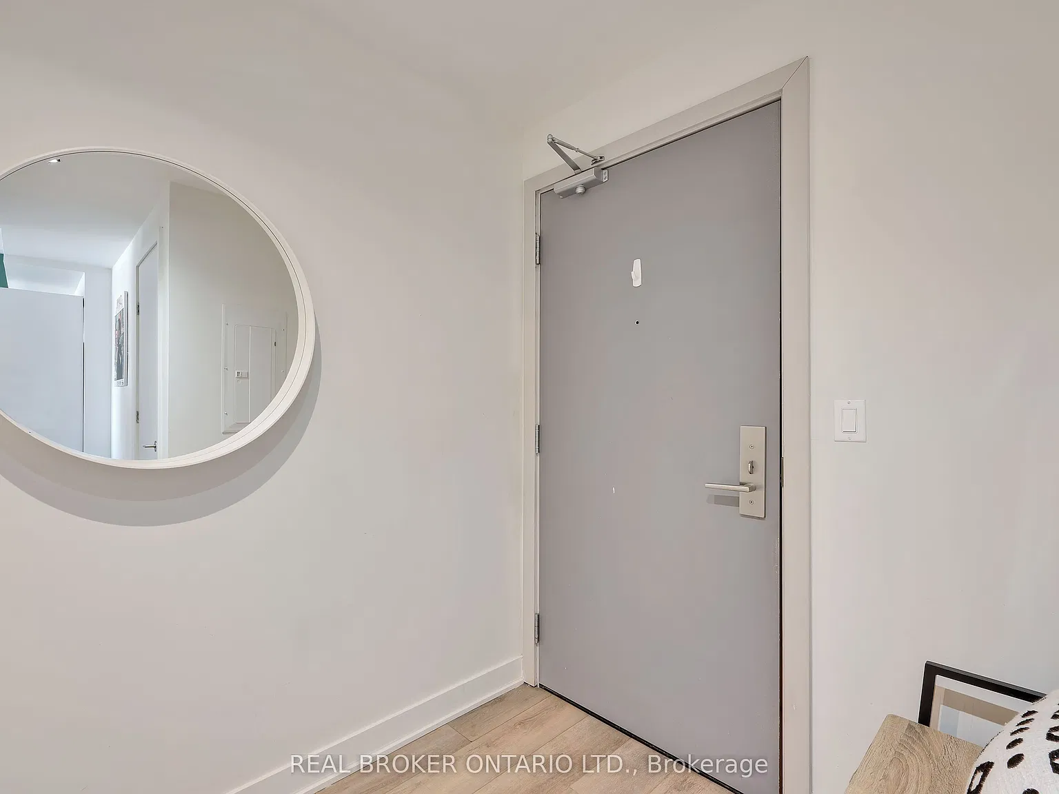 2 bed, $3,200 — Photo 2