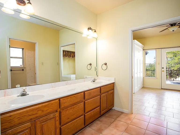 103 NW Mount Haven Dr — Photo 12