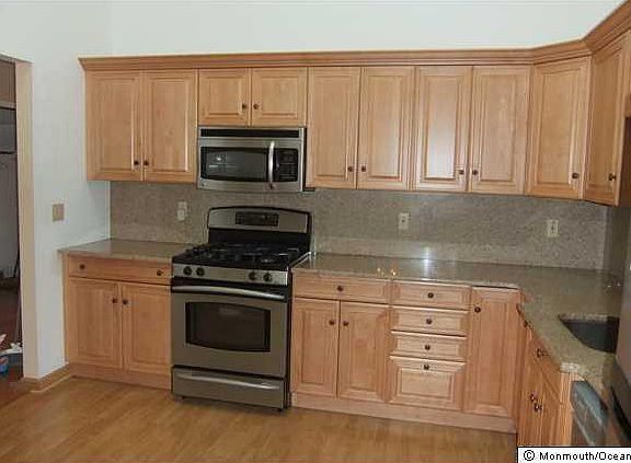 3rd image of 288 Marni Ln